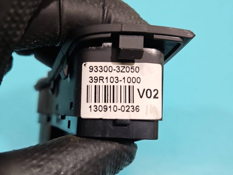 Перемикач кнопка Hyundai I40 93300-3Z050 — фото деталі 5