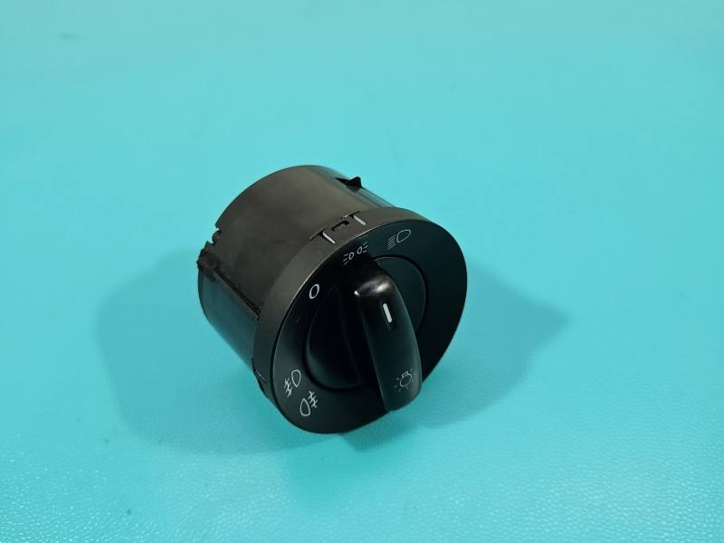 Перемикач кнопка Volkswagen Jetta 1K0941431Q