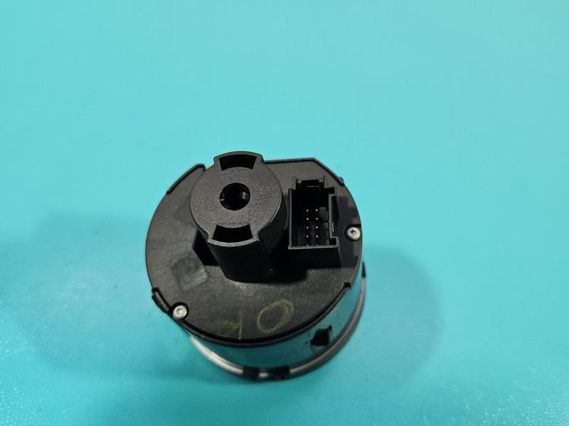 Перемикач кнопка Volkswagen Jetta 1K0941431Q — фото деталі 3