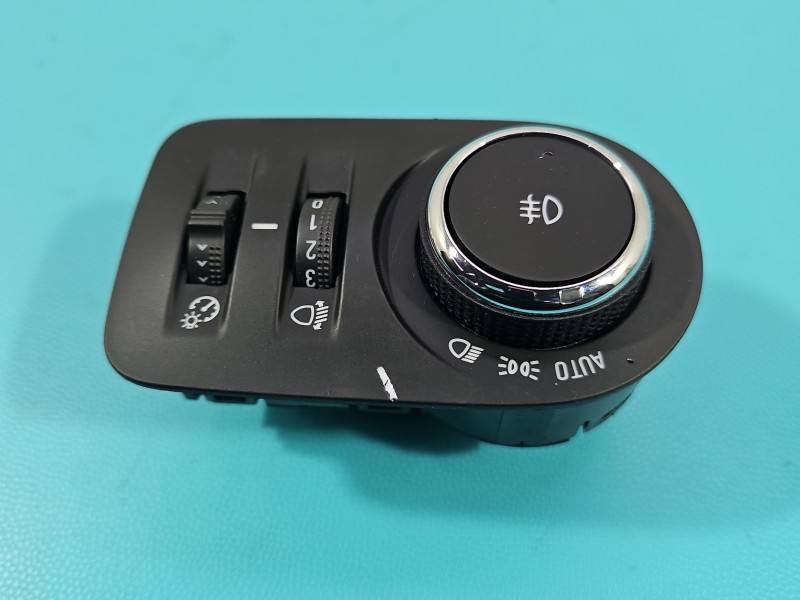 Перемикач кнопка Opel Corsa F 39201667 — фото деталі 2