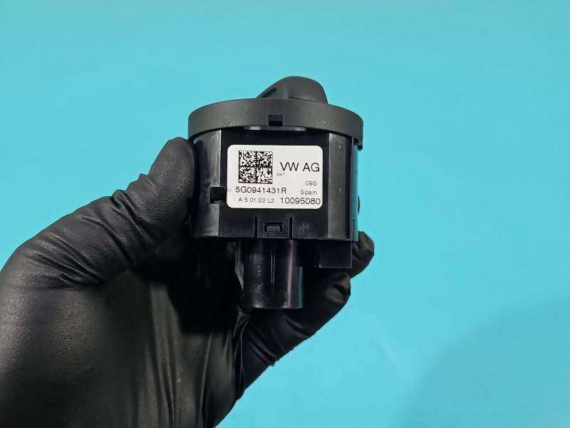 Перемикач кнопка Seat Ibiza 5G0941431R — фото деталі 4