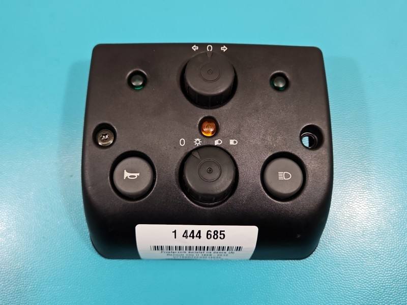 Перемикач кнопка Renault Clio 8200079859 — фото деталі 2