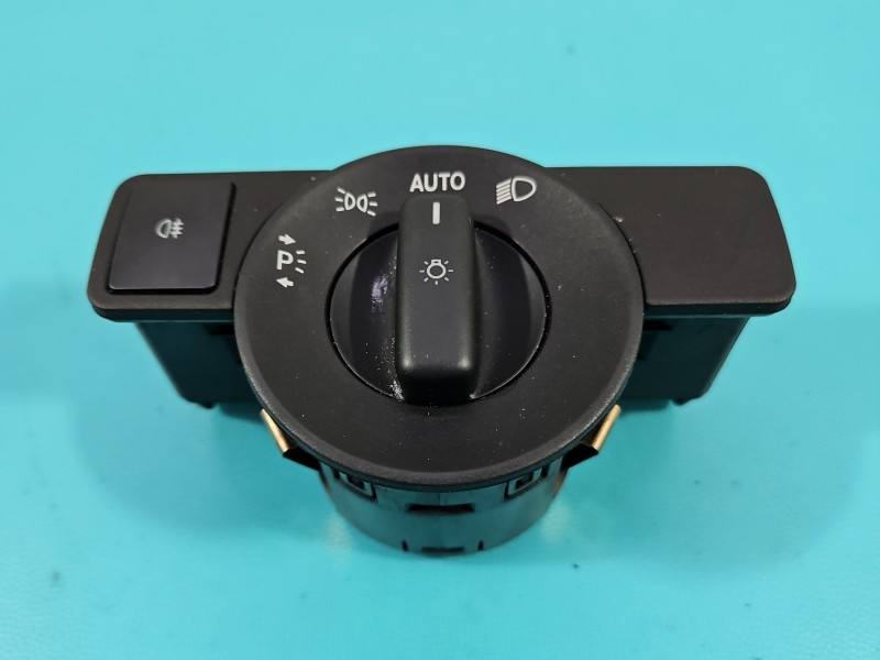 Переключатель кнопка Mercedes B W246 A2469050250