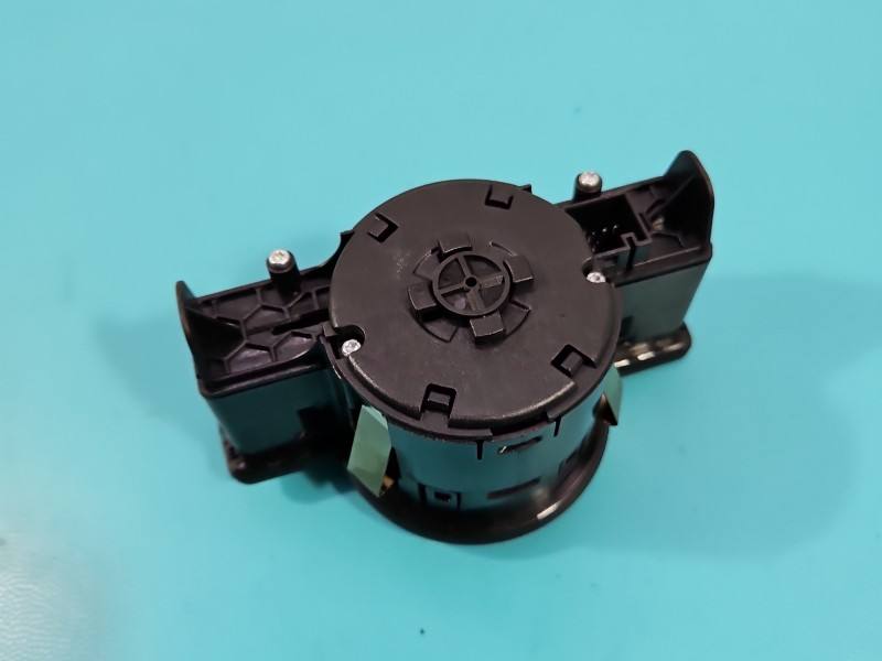 Переключатель кнопка Mercedes B W246 A2469050250 — фото детали 4
