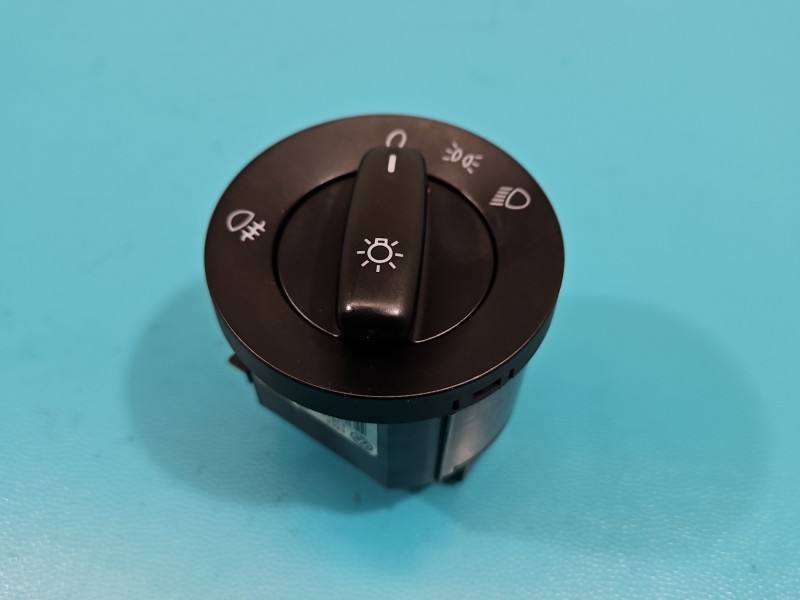 Переключатель кнопка Volkswagen Golf plus 1K0941431BC
