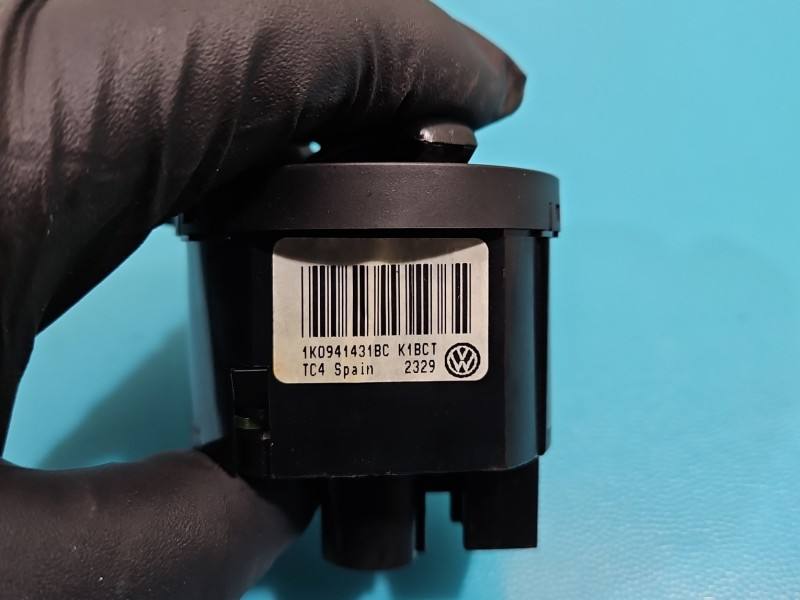 Переключатель кнопка Volkswagen Golf plus 1K0941431BC — фото детали 3