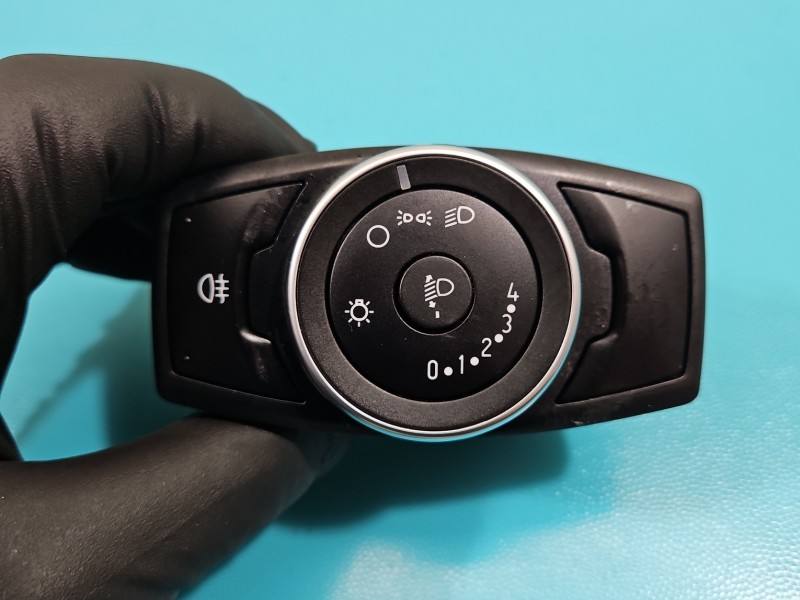 Перемикач кнопка Ford Focus F1ET-13A024-GB — фото деталі 2