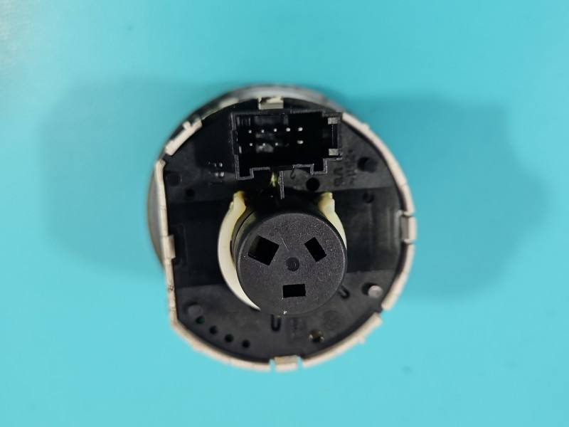 Перемикач кнопка Skoda Octavia 2 1Z0941431C — фото деталі 3
