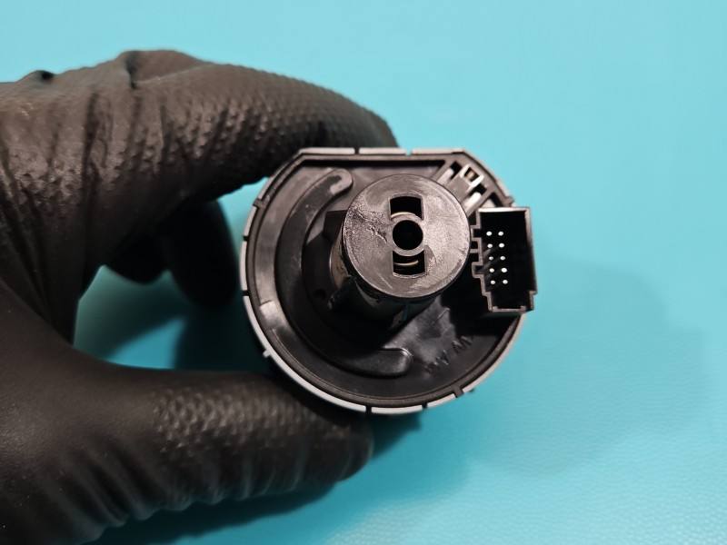 Переключатель кнопка Skoda Fabia 3 5E0941431G — фото детали 5