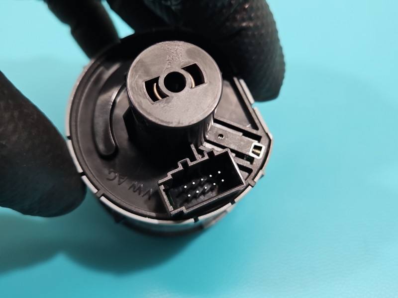 Переключатель кнопка Skoda Fabia 3 5E0941431G — фото детали 6