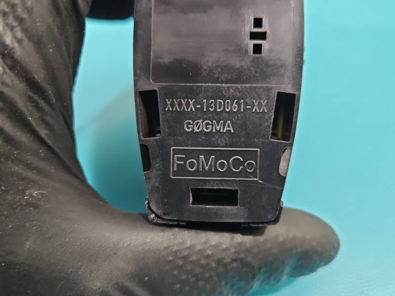Перемикач кнопка Ford Fiesta 10337183-01 — фото деталі 7