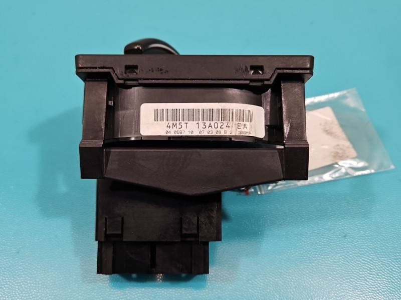 Перемикач кнопка Ford Focus 4M5T-13A024-EA — фото деталі 3
