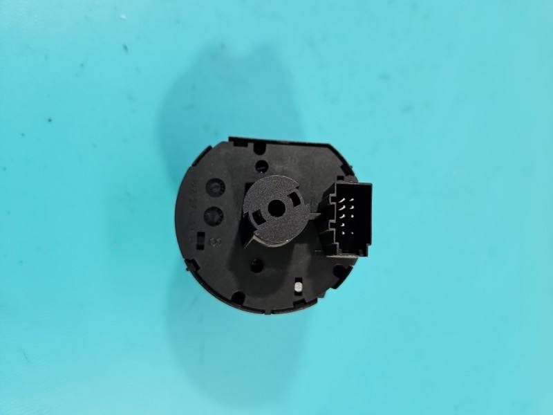 Переключатель кнопка Skoda Karoq 3V0941431 — фото детали 3