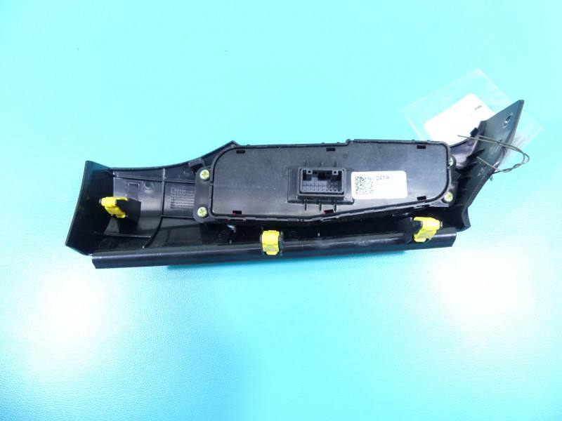 Перемикач кнопка Hyundai I30 93750G4090 — фото деталі 3