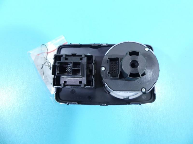 Перемикач кнопка Skoda Superb 2 3T0941431B — фото деталі 3