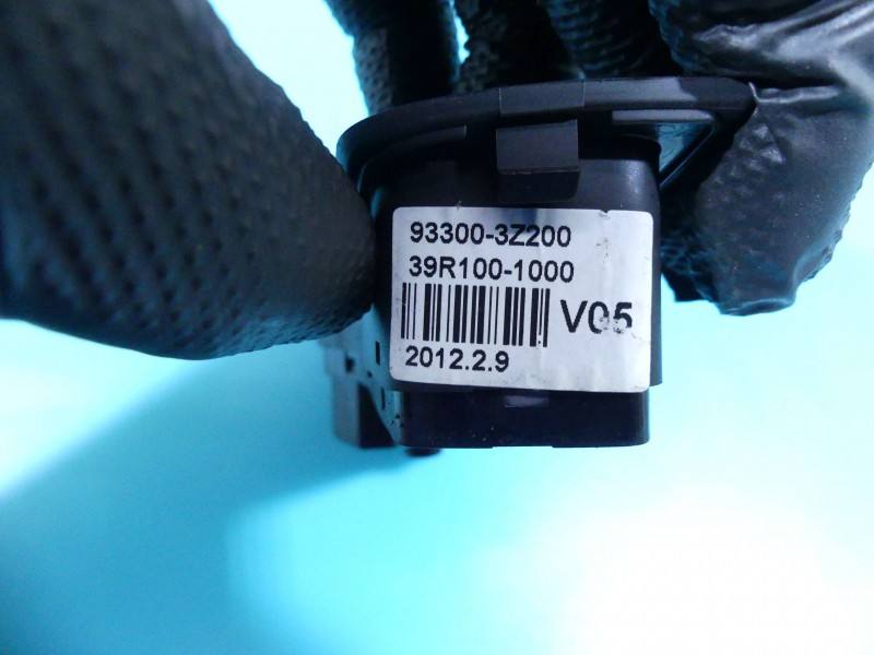 Перемикач кнопка Hyundai I40 93300-3Z200 — фото деталі 5