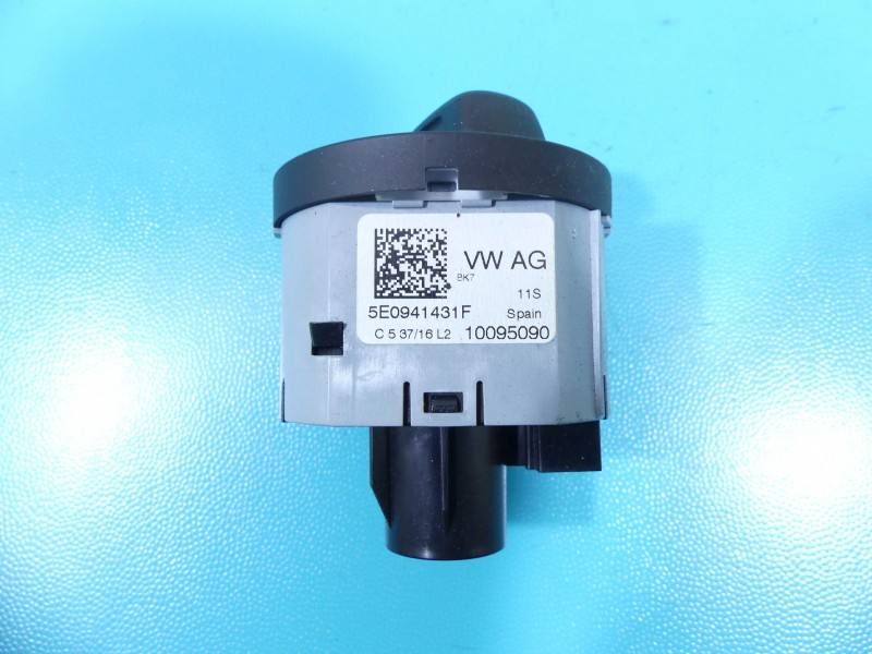 Перемикач кнопка Skoda Octavia 3 5E0941431F — фото деталі 3