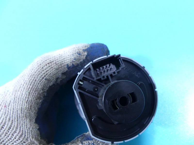 Перемикач кнопка Skoda Octavia 3 5E0941431F — фото деталі 5