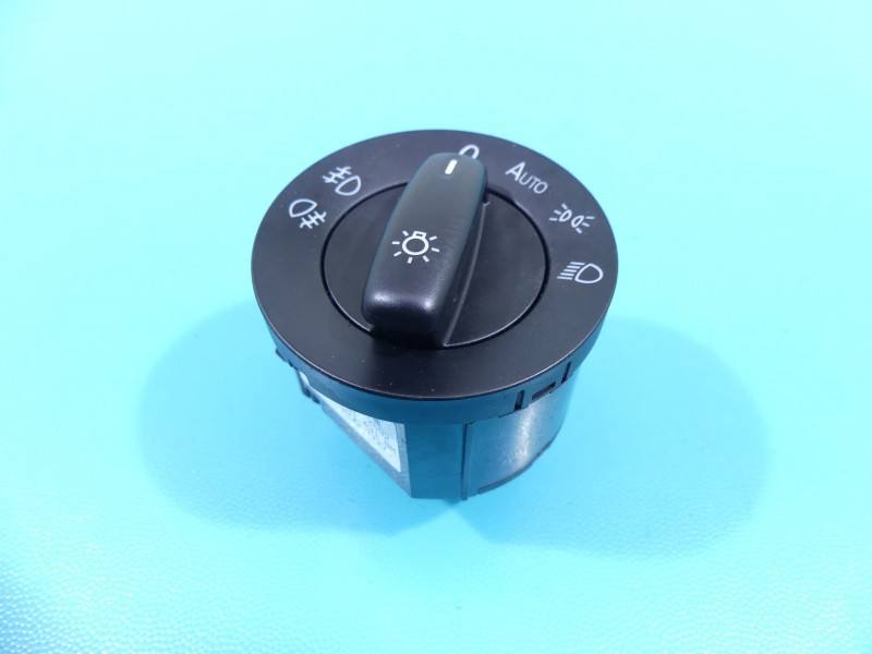 Перемикач кнопка Volkswagen Golf 6 1K0941431BM