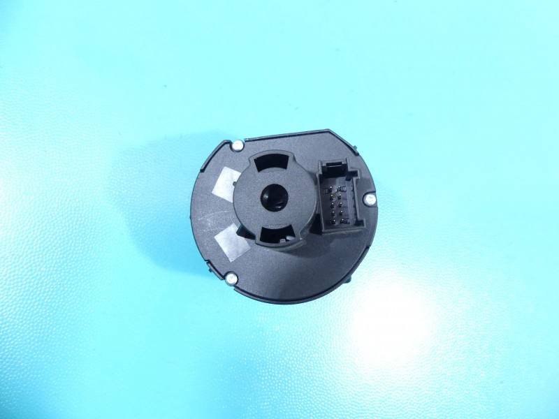 Перемикач кнопка Volkswagen Golf 6 1K0941431BM — фото деталі 4