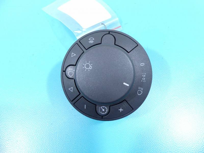 Перемикач кнопка Opel Corsa D 13249396