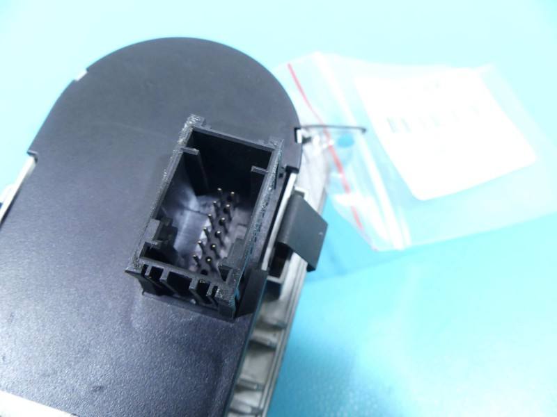 Перемикач кнопка Land Rover Range Rover AH22 13A024 AB — фото деталі 5