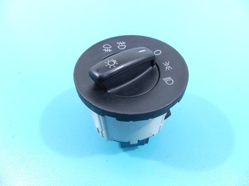 Перемикач кнопка Skoda Octavia 2 1Z0941431C