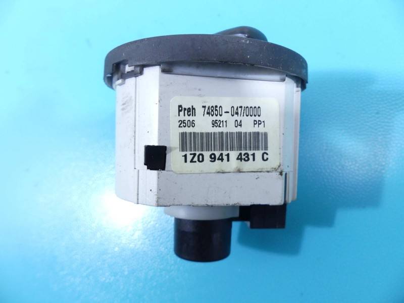 Перемикач кнопка Skoda Octavia 2 1Z0941431C — фото деталі 3