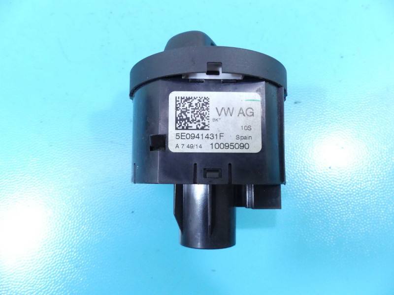 Перемикач кнопка Skoda Octavia 3 5E0941431F — фото деталі 3