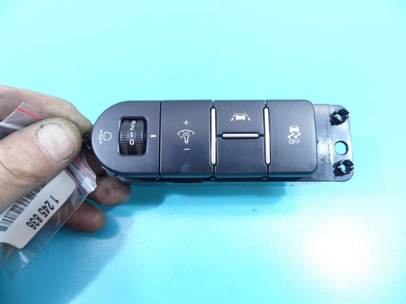 Перемикач кнопка Kia Ceed 93700-J7030
