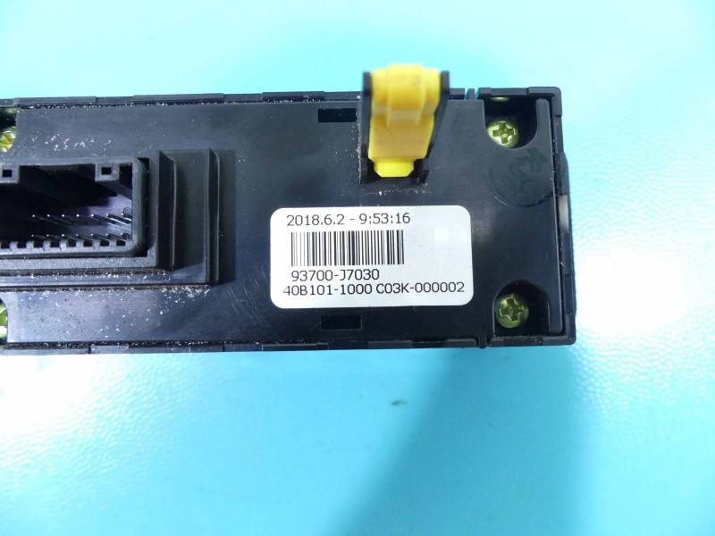 Перемикач кнопка Kia Ceed 93700-J7030 — фото деталі 5