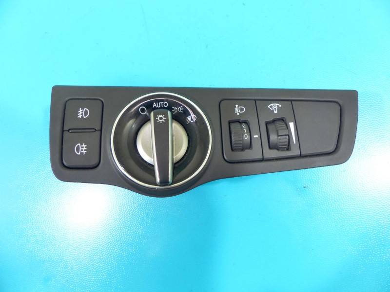 Перемикач кнопка Hyundai I40 93300-3Z100