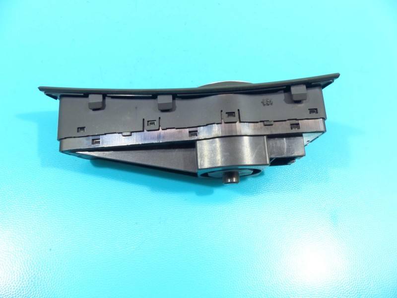 Перемикач кнопка Hyundai I40 93300-3Z100 — фото деталі 3