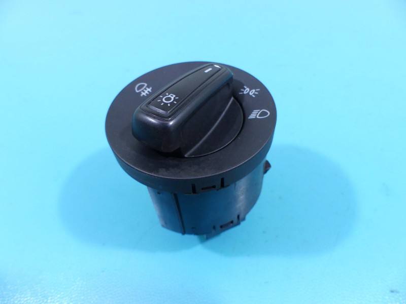 Переключатель кнопка Skoda Octavia 3 5E0941431G