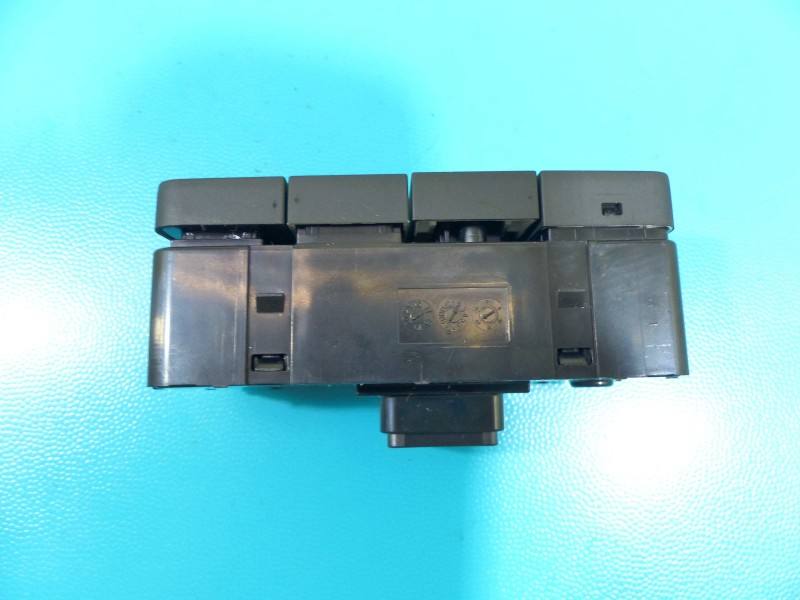 Переключатель кнопка Kia Stonic 93700-H8AK0 — фото детали 5