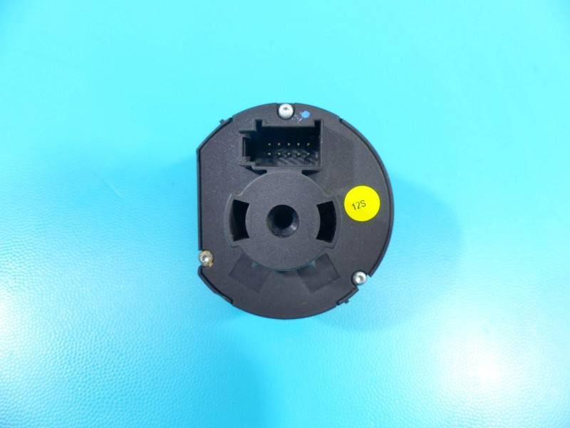 Перемикач кнопка Volkswagen Scirocco 3C8941431Q — фото деталі 4