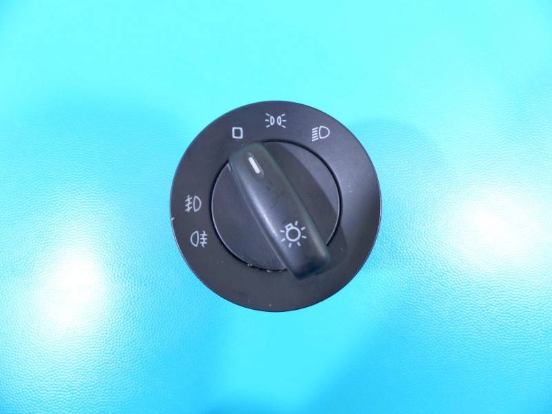 Перемикач кнопка Skoda Yeti 5L0941431G