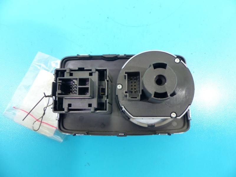 Перемикач кнопка Skoda Superb 2 3T0941431B — фото деталі 3