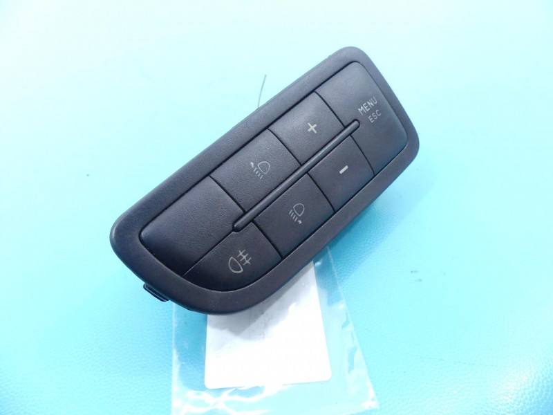 Перемикач кнопка Peugeot Bipper 7354423230