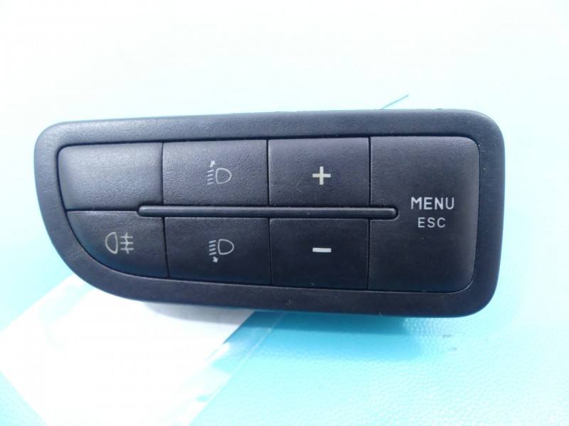 Перемикач кнопка Peugeot Bipper 7354423230 — фото деталі 2