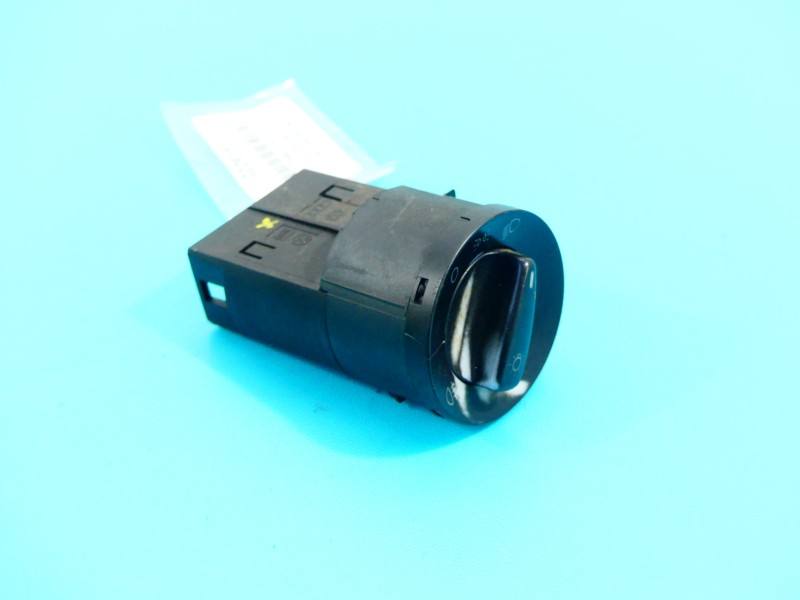 Перемикач кнопка Volkswagen Polo 1C0941531