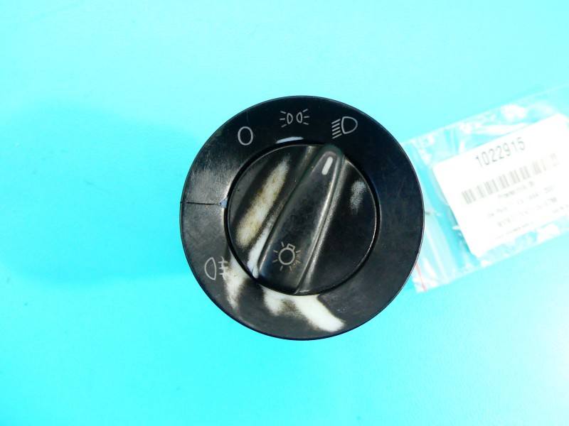 Перемикач кнопка Volkswagen Polo 1C0941531 — фото деталі 2