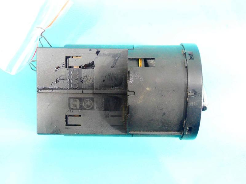 Перемикач кнопка Volkswagen New Beetle 1C0941531A — фото деталі 6