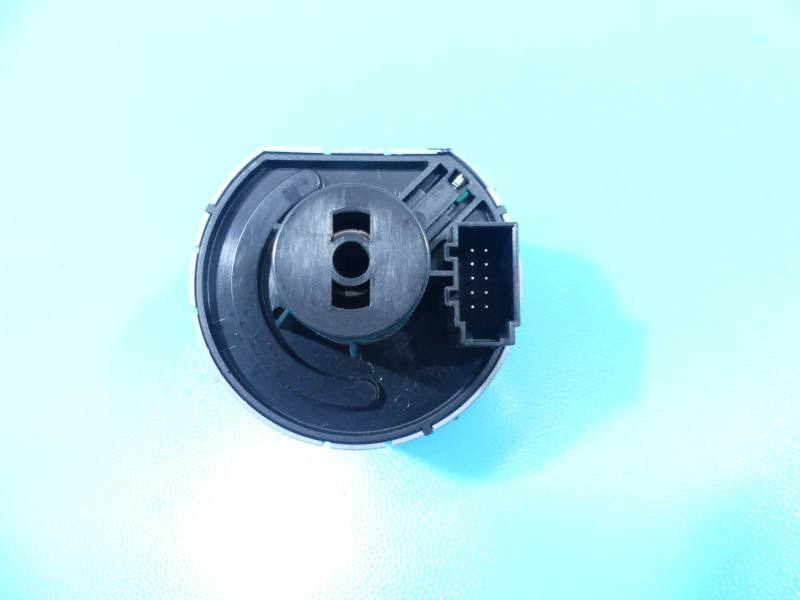 Перемикач кнопка Skoda Fabia 3 5E0941431F — фото деталі 4