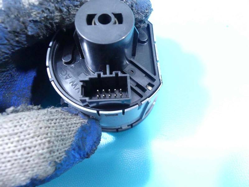 Перемикач кнопка Skoda Fabia 3 5E0941431F — фото деталі 5