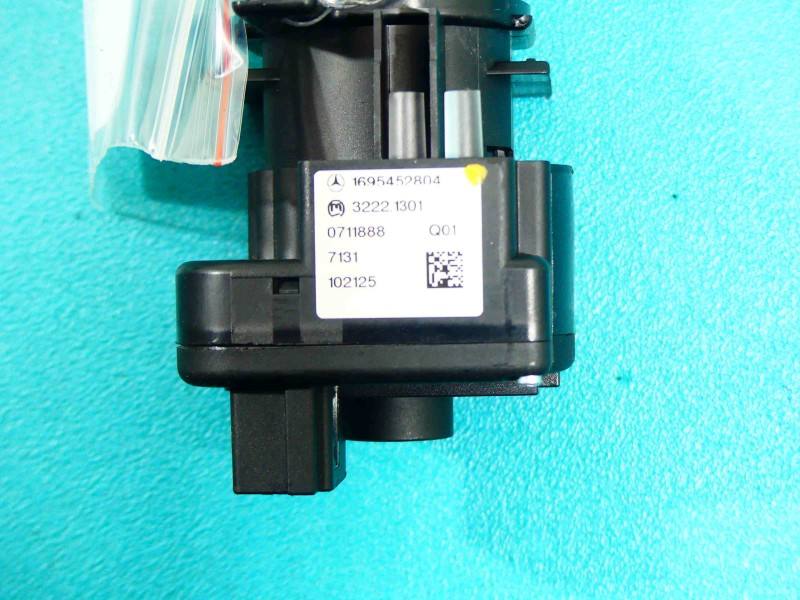 Переключатель кнопка Mercedes B W245 A1695452804 — фото детали 6