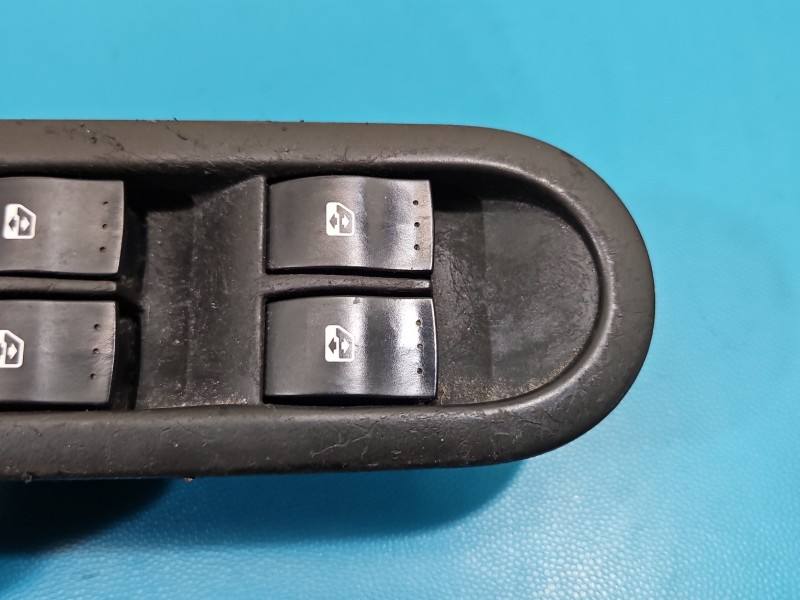 Блок кнопок склопідйомників Renault Megane 2 156018070 — фото деталі 3