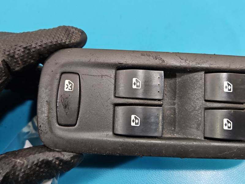 Блок кнопок склопідйомників Renault Megane 2 156018070 — фото деталі 4