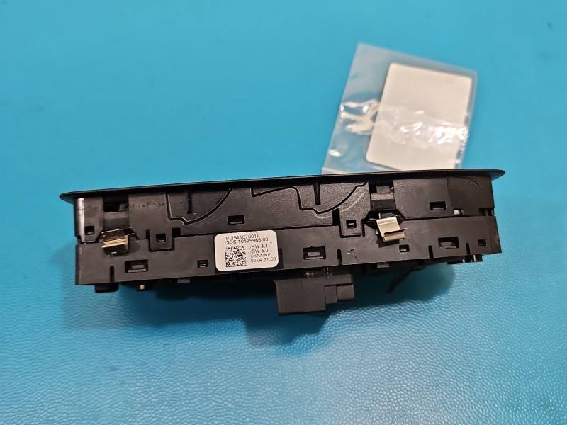 Блок кнопок склопідйомників Renault Captur P254107001R — фото деталі 3