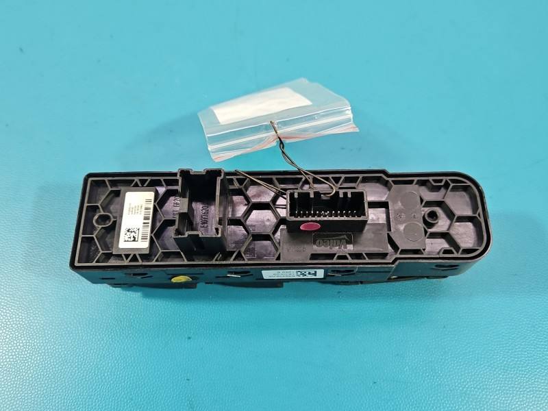 Блок кнопок стеклоподъемников Renault Talisman 254012952R — фото детали 4